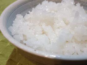 炊き立ての新米コシヒカリ 我が家の新米スタートは10月から。 まずは味見で新米炊きました。