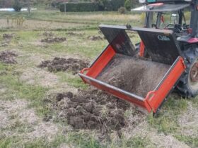 秋冬仕事の泥運び 毎年少しずつ高低差を直す 雨ばかりで作業が捗らず