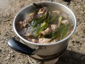 猪バラ大根　調理開始