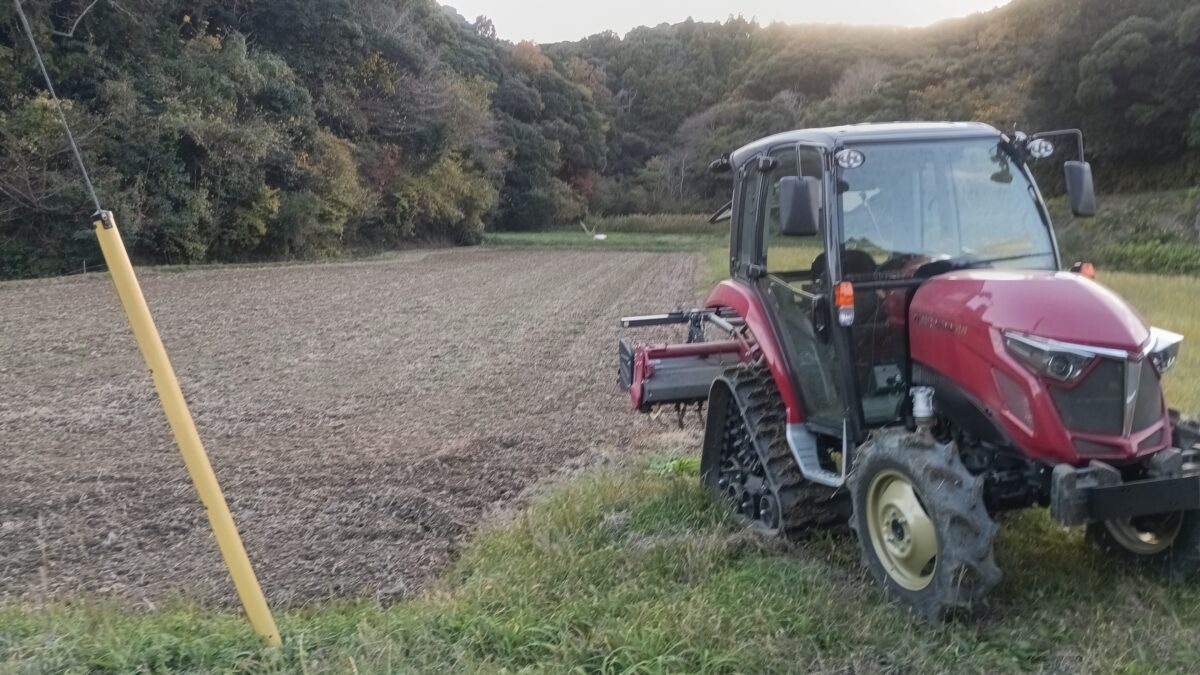 冬耕 秋耕が一巡し、今度は冬の田起し