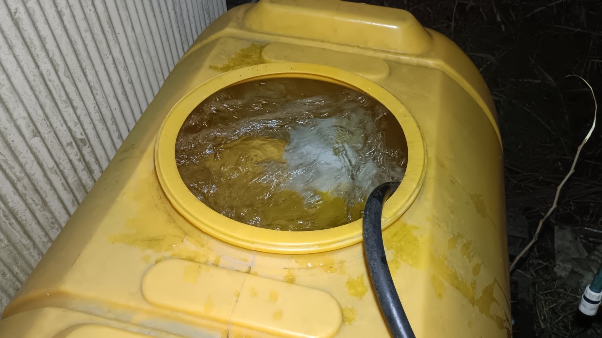 浸種タンクで種籾は吸水を始め発芽準備に入ります。