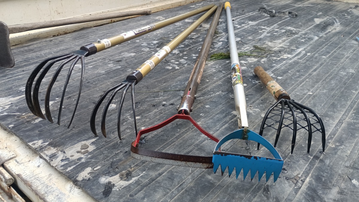 田の草取り道具一式